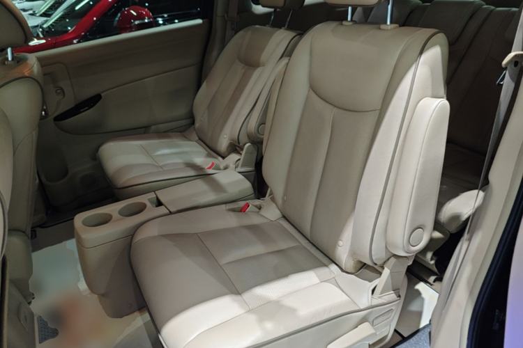 Used Nissan Quest 2015 3.5L SL Left Rear Seat