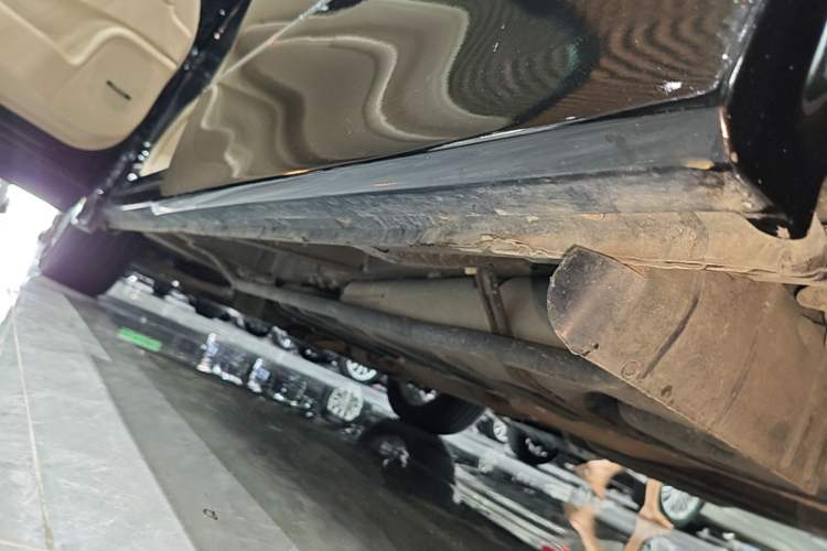 Used Nissan Quest 2015 3.5L SL Left Side Sill