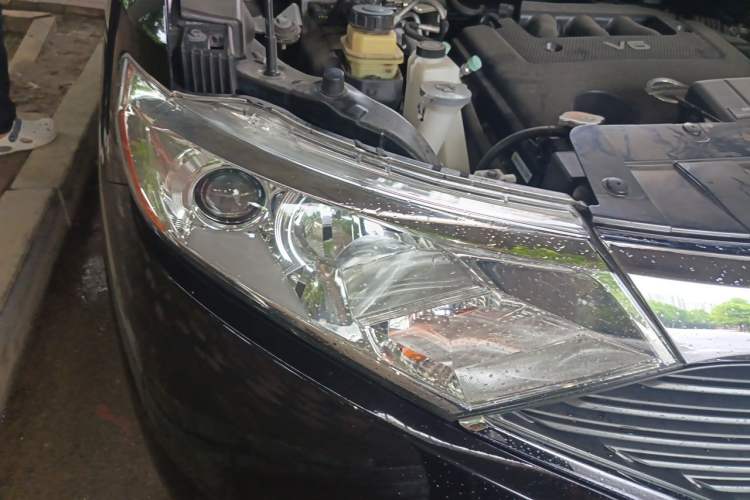 Used Nissan Quest 2015 3.5L SL Right Front Headlight