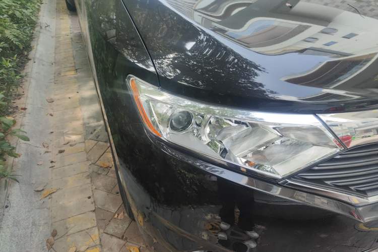 Used Nissan Quest 2015 3.5L SL Right Front Headlight