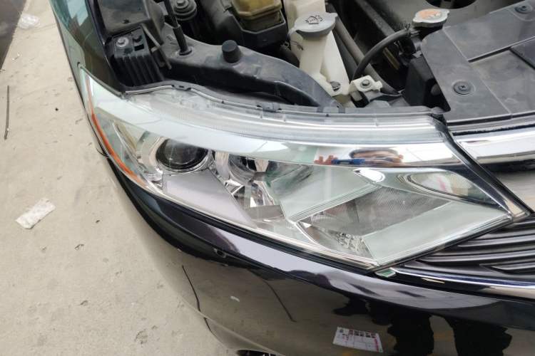 Used Nissan Quest 2015 3.5L SL Right Front Headlight