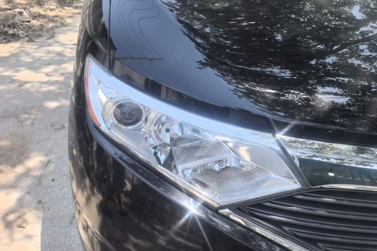 Used Nissan Quest 2015 3.5L SL Right Front Headlight