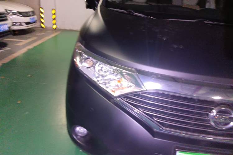 Used Nissan Quest 2015 3.5L SL Right Front Headlight