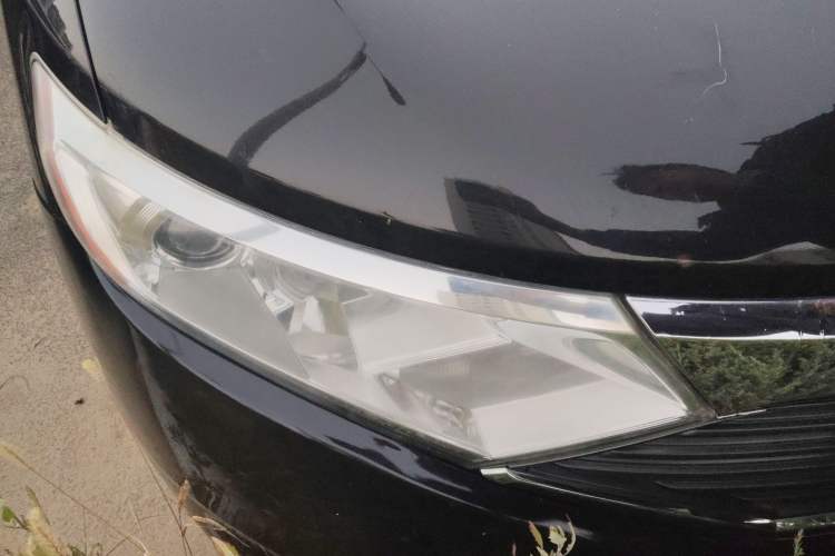 Used Nissan Quest 2015 3.5L SL Right Front Headlight
