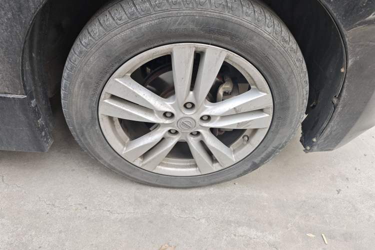 Used Nissan Quest 2015 3.5L SL Right Front Wheel Hub