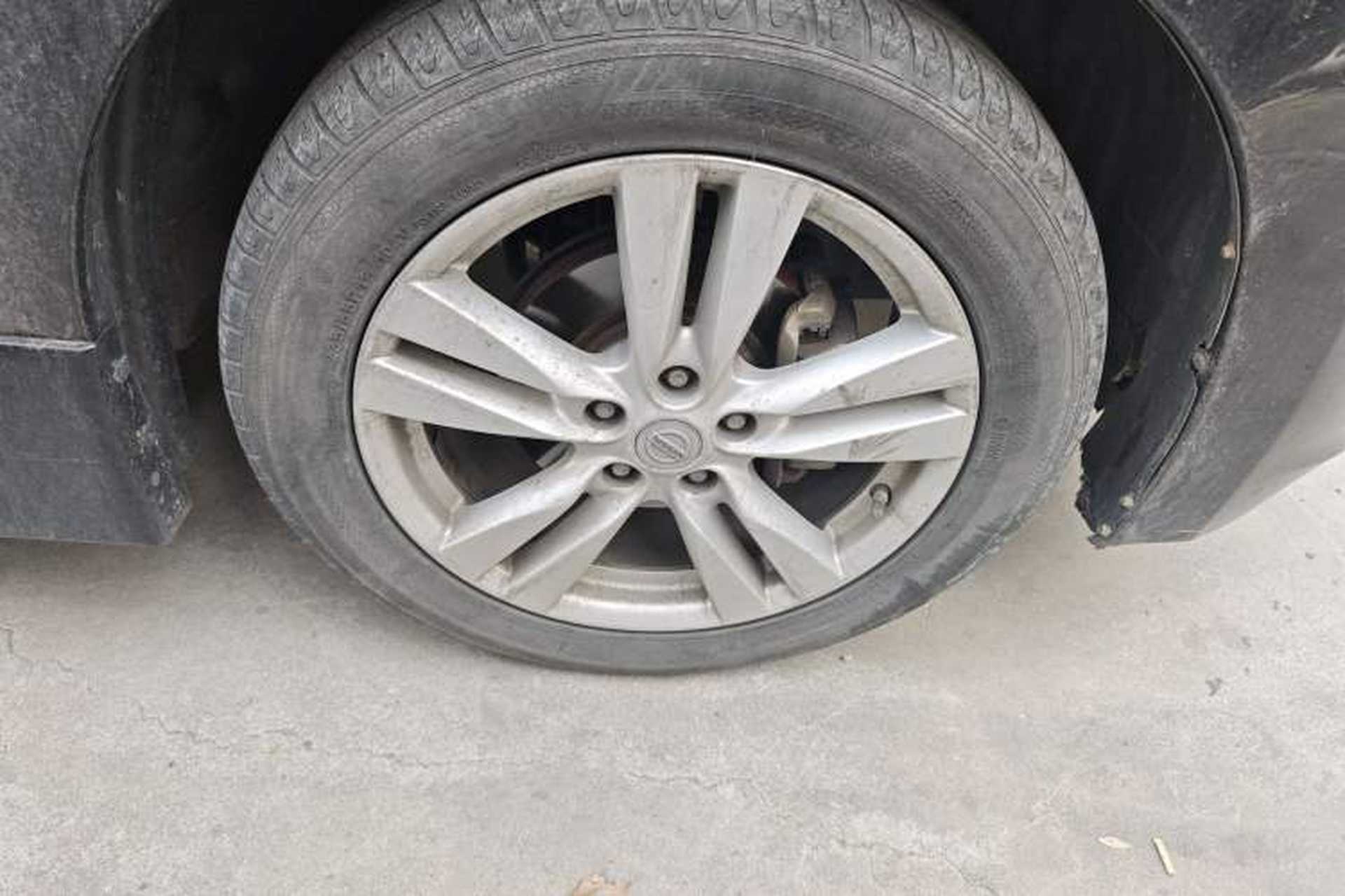 Used Nissan Quest 2015 3.5L SL Right Front Wheel Hub