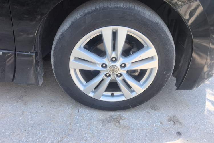 Used Nissan Quest 2015 3.5L SL Right Front Wheel Hub