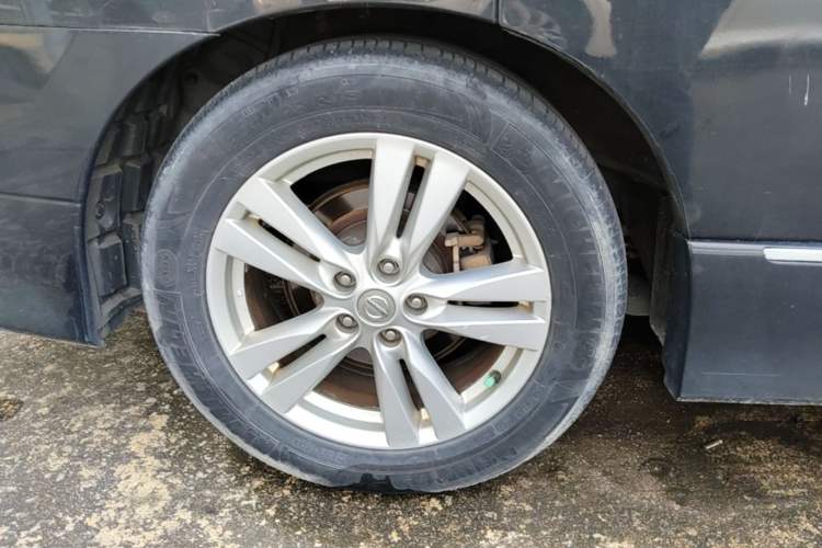 Used Nissan Quest 2015 3.5L SL Right Rear Wheel Hub