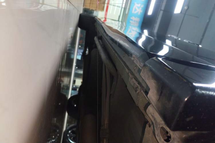 Used Nissan Quest 2015 3.5L SL Right Side Sill