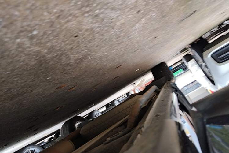 Used Nissan Quest 2015 3.5L SL Right Side Sill