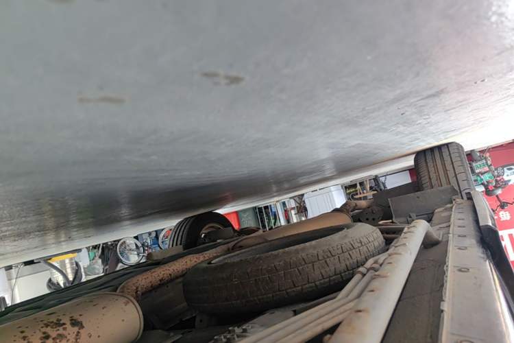 Used Nissan Quest 2015 3.5L SL Right Side Sill