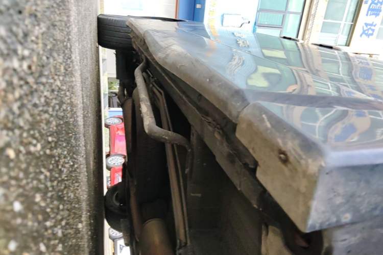 Used Nissan Quest 2015 3.5L SL Right Side Sill