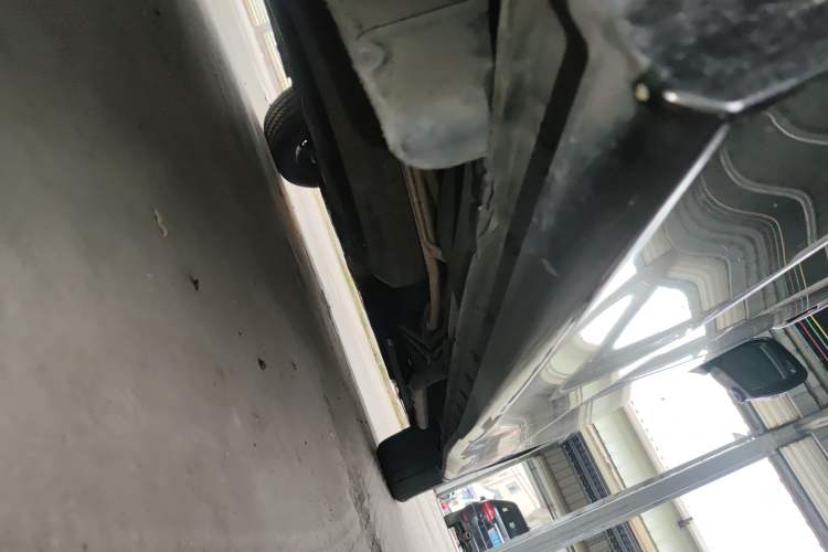 Used Nissan Quest 2015 3.5L SL Right Side Sill