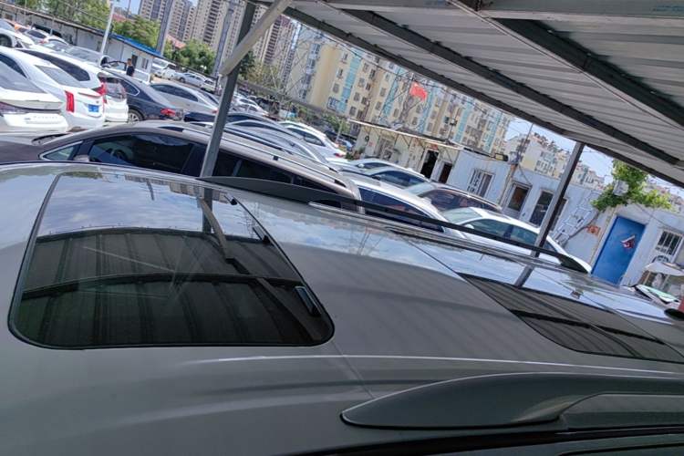Used Nissan Quest 2015 3.5L SL Roof