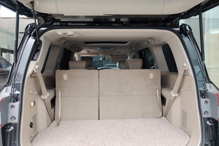 Used Nissan Quest 2015 3.5L SL Trunk