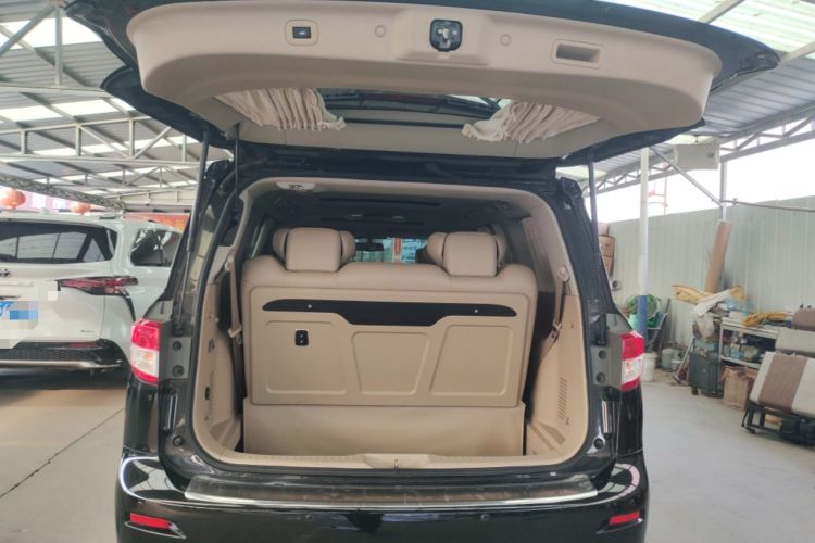 Used Nissan Quest 2015 3.5L SL Trunk