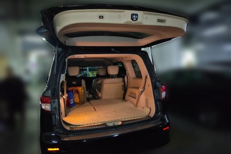Used Nissan Quest 2015 3.5L SL Trunk