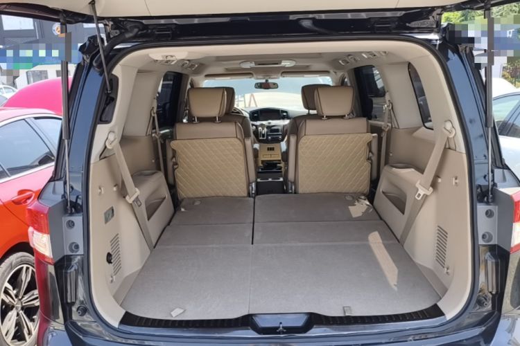 Used Nissan Quest 2015 3.5L SL Trunk