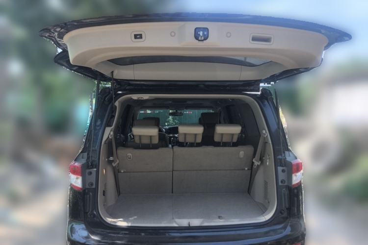 Used Nissan Quest 2015 3.5L SL Trunk
