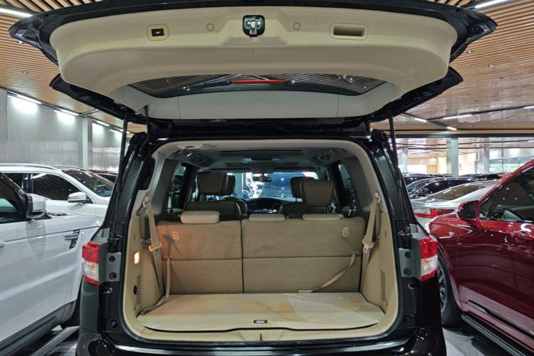 Used Nissan Quest 2015 3.5L SL Trunk