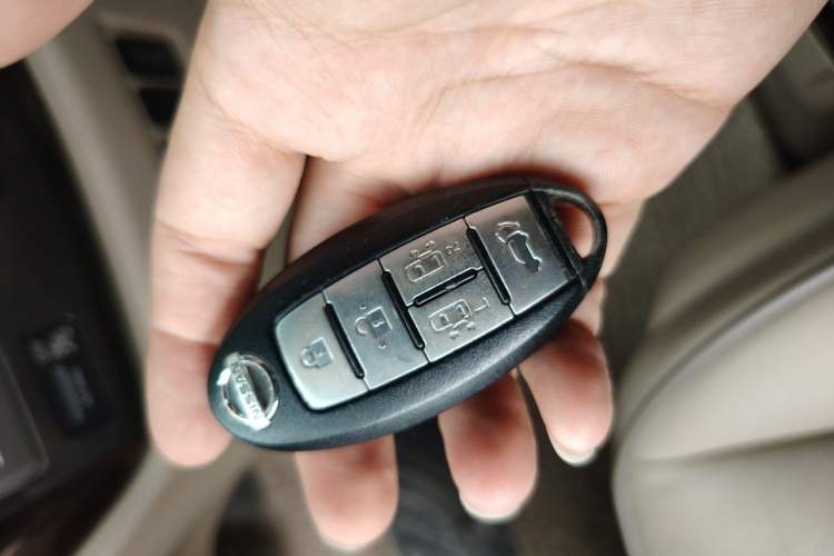 Used Nissan Quest 2015 3.5L SL Vehicle Key