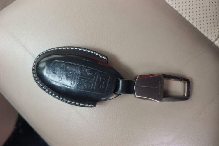 Used Nissan Quest 2015 3.5L SL Vehicle Key