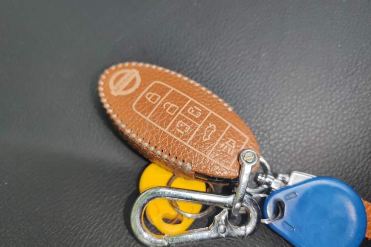 Used Nissan Quest 2015 3.5L SL Vehicle Key