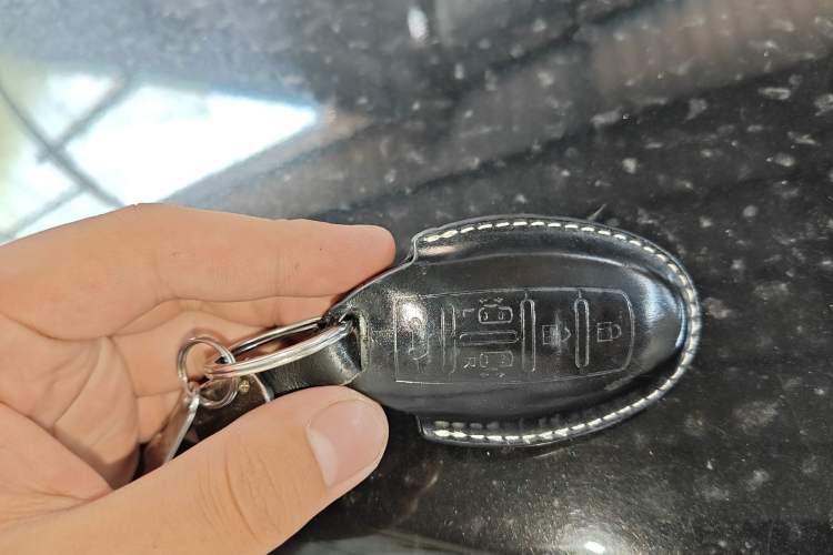 Used Nissan Quest 2015 3.5L SL Vehicle Key