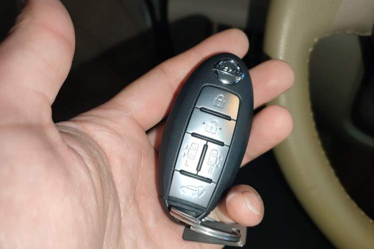 Used Nissan Quest 2015 3.5L SL Vehicle Key
