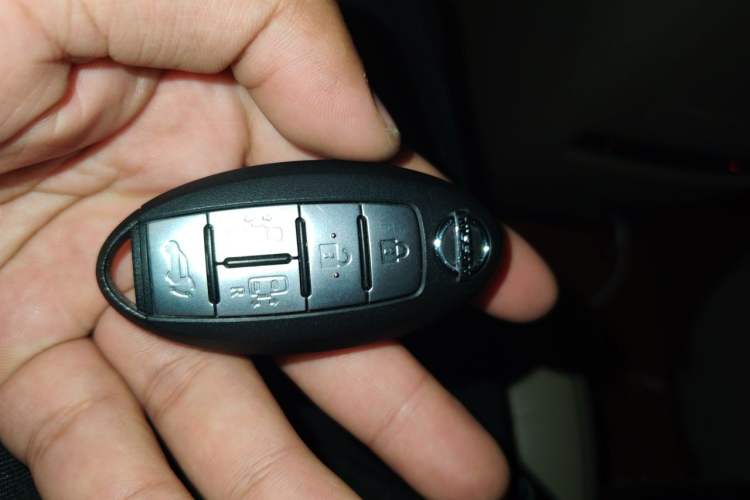 Used Nissan Quest 2015 3.5L SL Vehicle Key