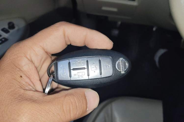 Used Nissan Quest 2015 3.5L SL Vehicle Key