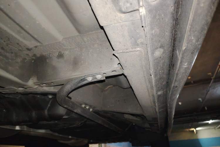Used Nissan Quest 2015 3.5L SL Chassis Front Left