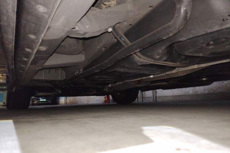 Used Nissan Quest 2015 3.5L SL Chassis Rear Left