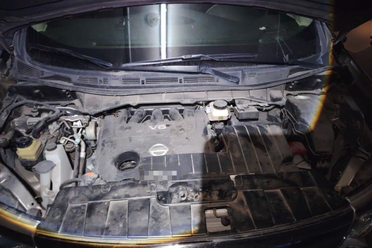 Used Nissan Quest 2015 3.5L SL Engine Bay