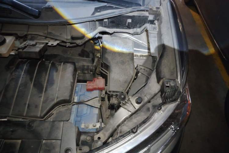 Used Nissan Quest 2015 3.5L SL Engine Bay Left