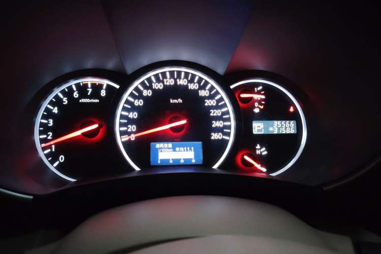 Used Nissan Quest 2015 3.5L SL Instrument Cluster