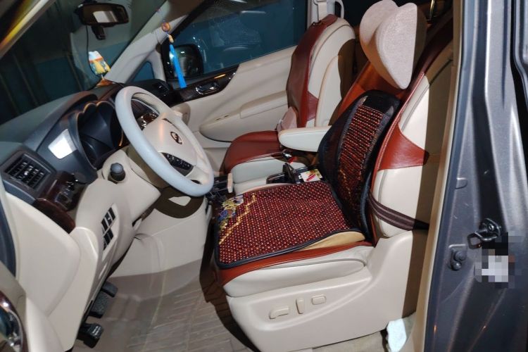 Used Nissan Quest 2015 3.5L SL Left Front Seat