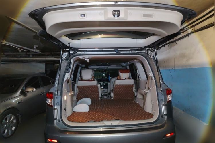 Used Nissan Quest 2015 3.5L SL Trunk