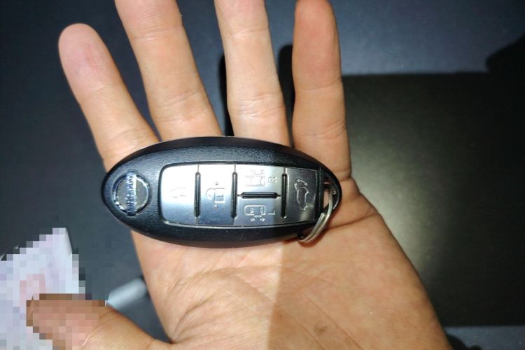 Used Nissan Quest 2015 3.5L SL Vehicle Key