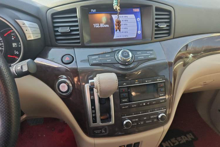Used Nissan Quest 2015 3.5L SL Audio And AC Panel