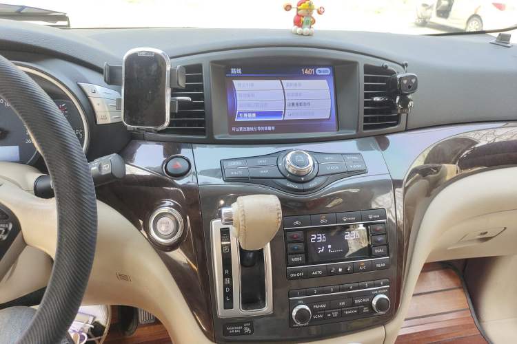 Used Nissan Quest 2015 3.5L SL Audio And AC Panel