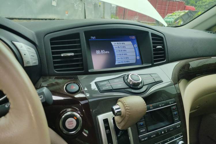 Used Nissan Quest 2015 3.5L SL Audio And AC Panel