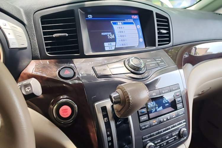 Used Nissan Quest 2015 3.5L SL Audio And AC Panel