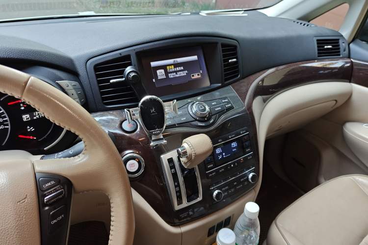 Used Nissan Quest 2015 3.5L SL Audio And AC Panel
