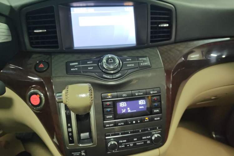 Used Nissan Quest 2015 3.5L SL Audio And AC Panel