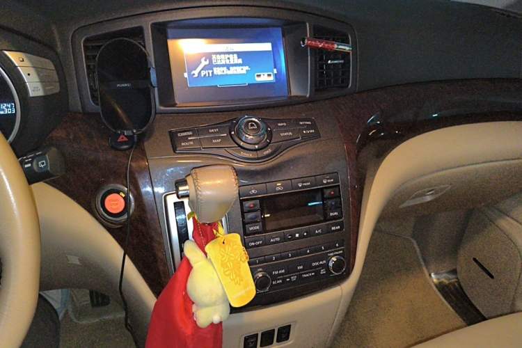 Used Nissan Quest 2015 3.5L SL Audio And AC Panel