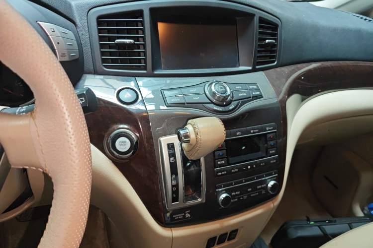 Used Nissan Quest 2015 3.5L SL Audio And AC Panel