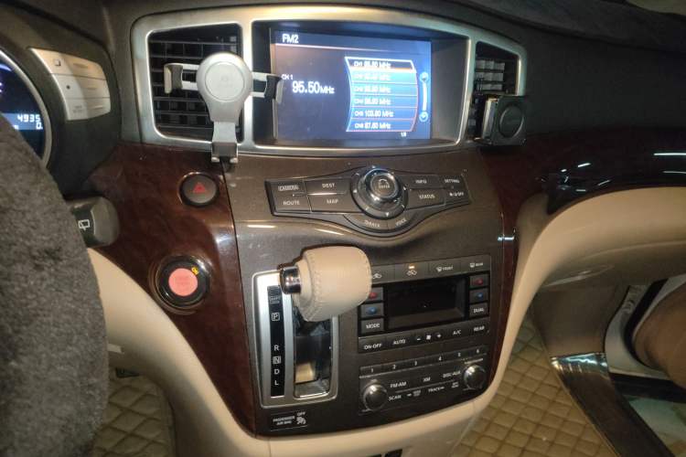Used Nissan Quest 2015 3.5L SL Audio And AC Panel