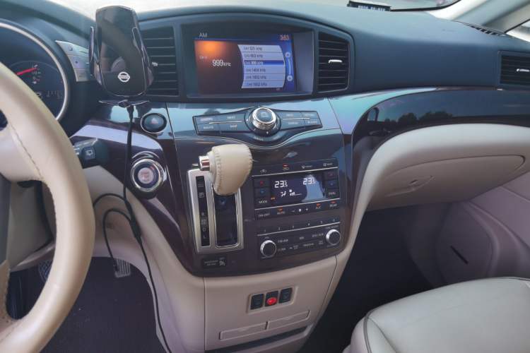 Used Nissan Quest 2015 3.5L SL Audio And AC Panel