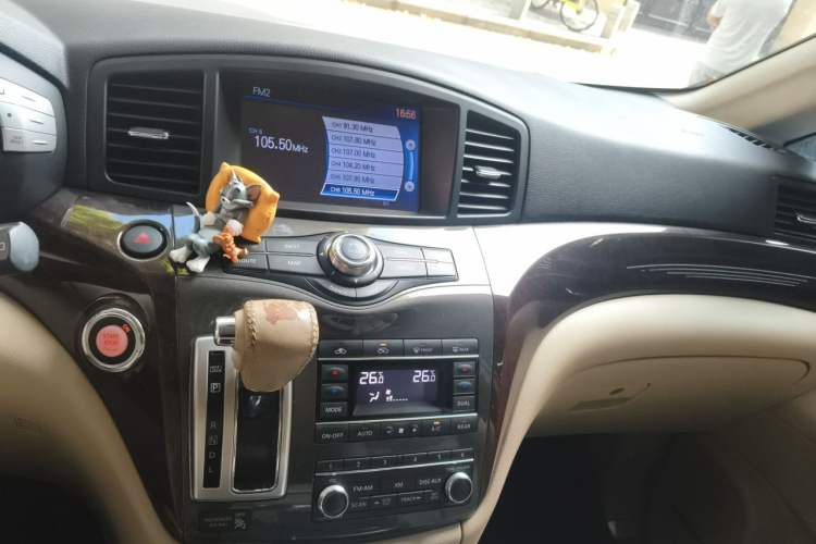 Used Nissan Quest 2015 3.5L SL Audio And AC Panel
